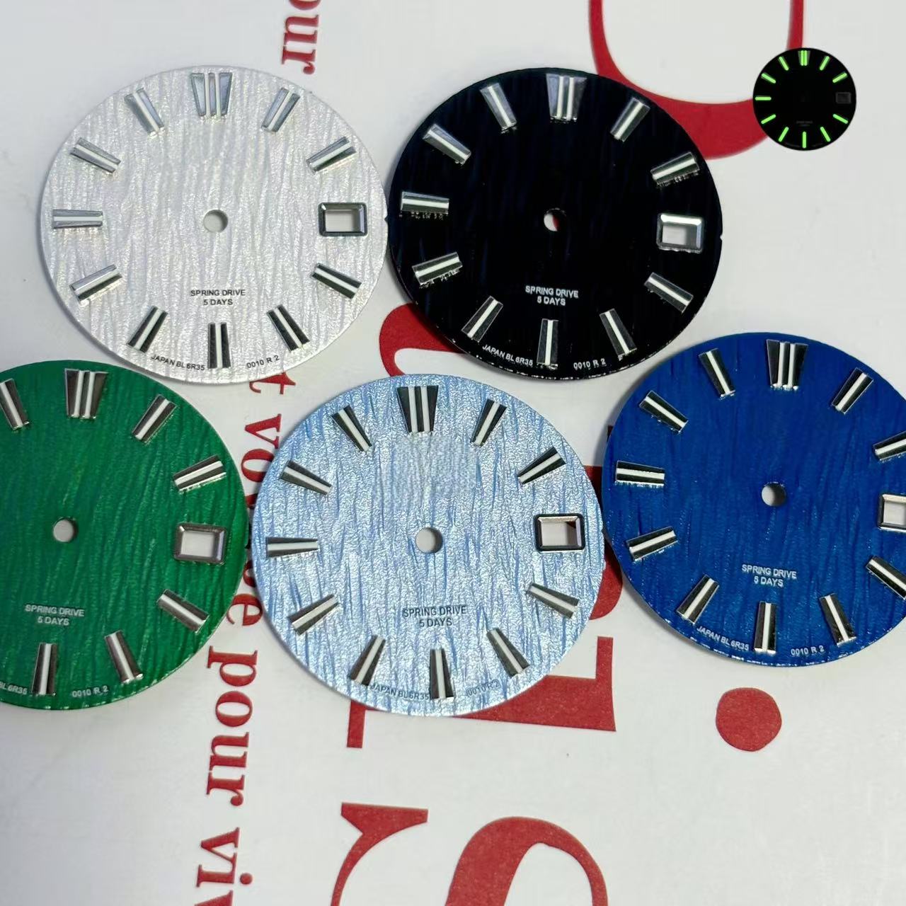 Reel Case - 28,5 mm grüne, leuchtende Kalender-Mechanikuhr, modifiziert